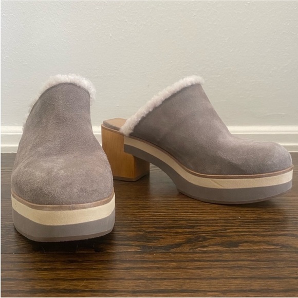 Bernardo Sky Suede Shearling Clogs Mules in Dusk - Picture 3 of 9